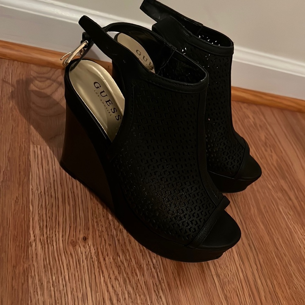 Size 8 guess heels